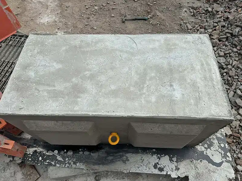 1 tonne concrete block